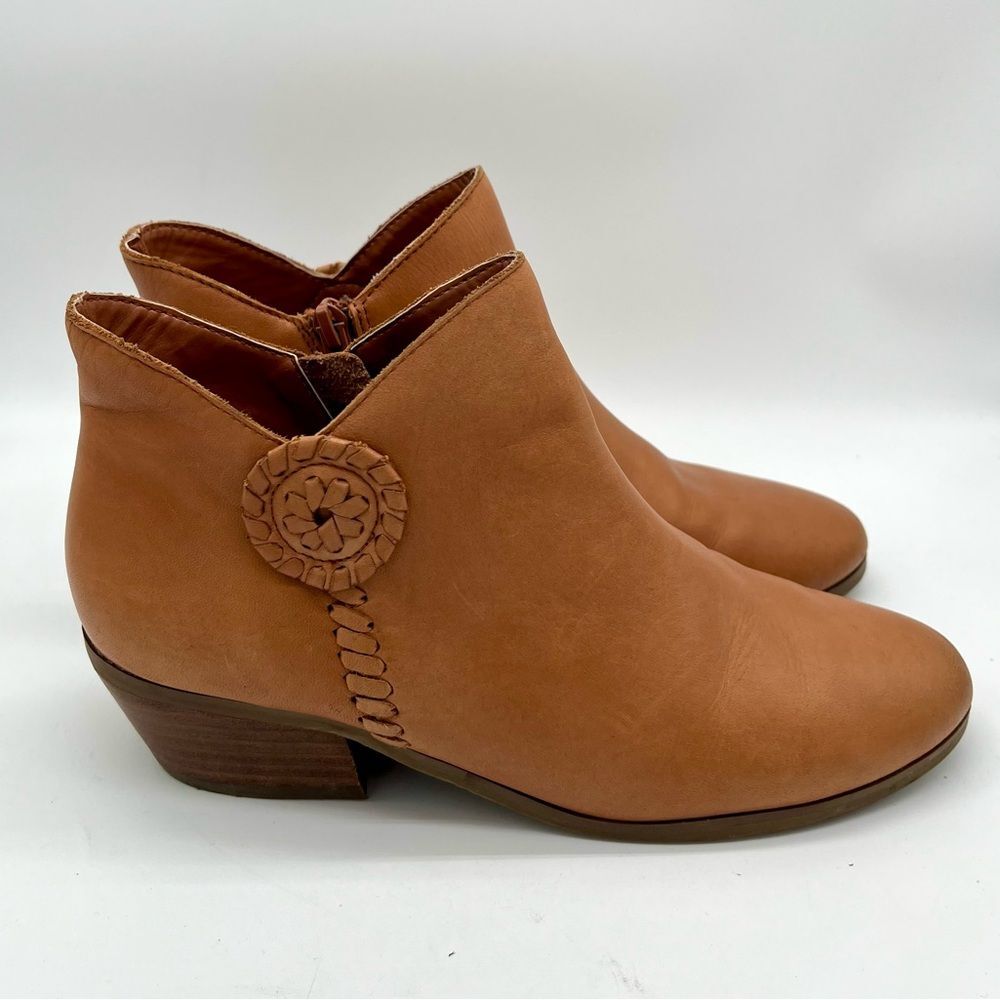 JACK ROGERS Peyton Leather Ankle Bootie in Oak Zipper Western Block Heel 7